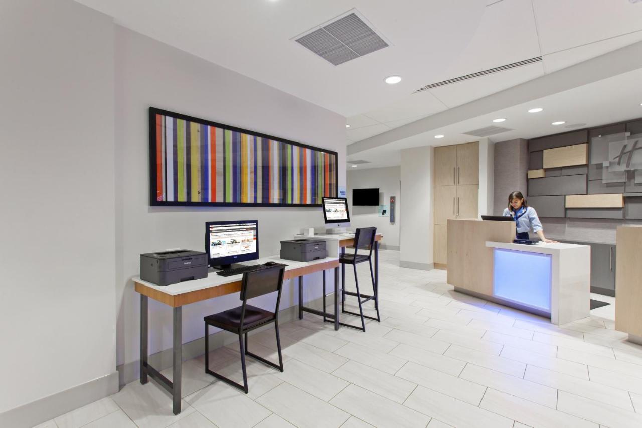 Holiday Inn Express West Los Angeles By Ihg Exterior foto